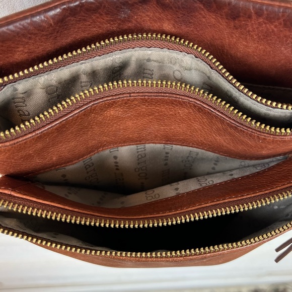 Margot Hobo Crossbody Purse Brown Leather Bag Pockets Adjustable Strap Logo - Picture 6 of 14